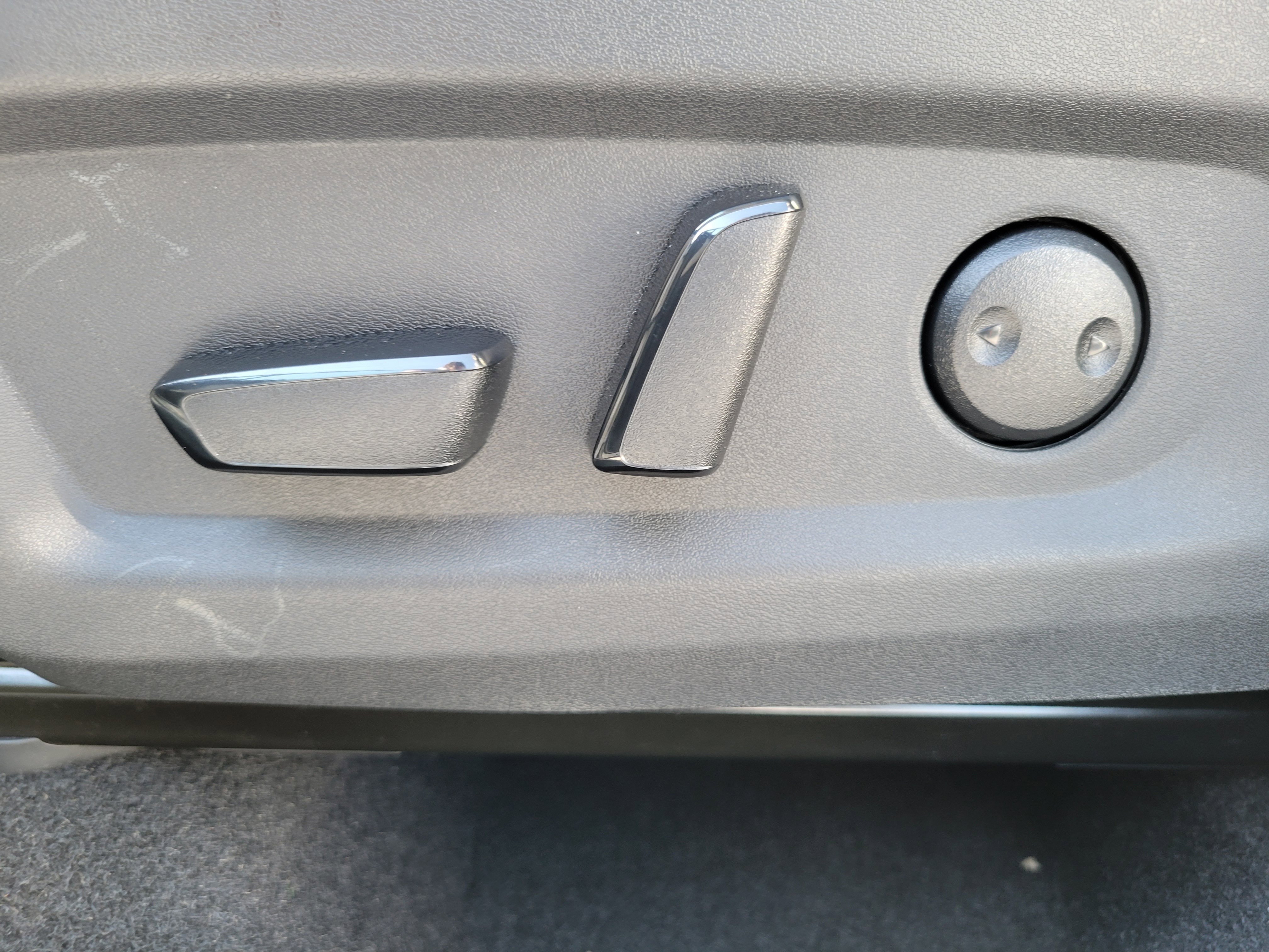 New 2026 Everest White Pearl Tricoat Nissan SL image 32