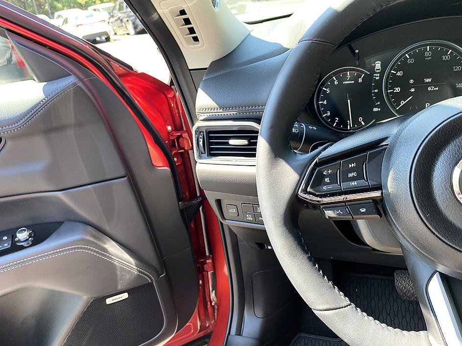 Used 2025 Soul Red Crystal Metallic Mazda 2.5 S Premium Plus Package image 9