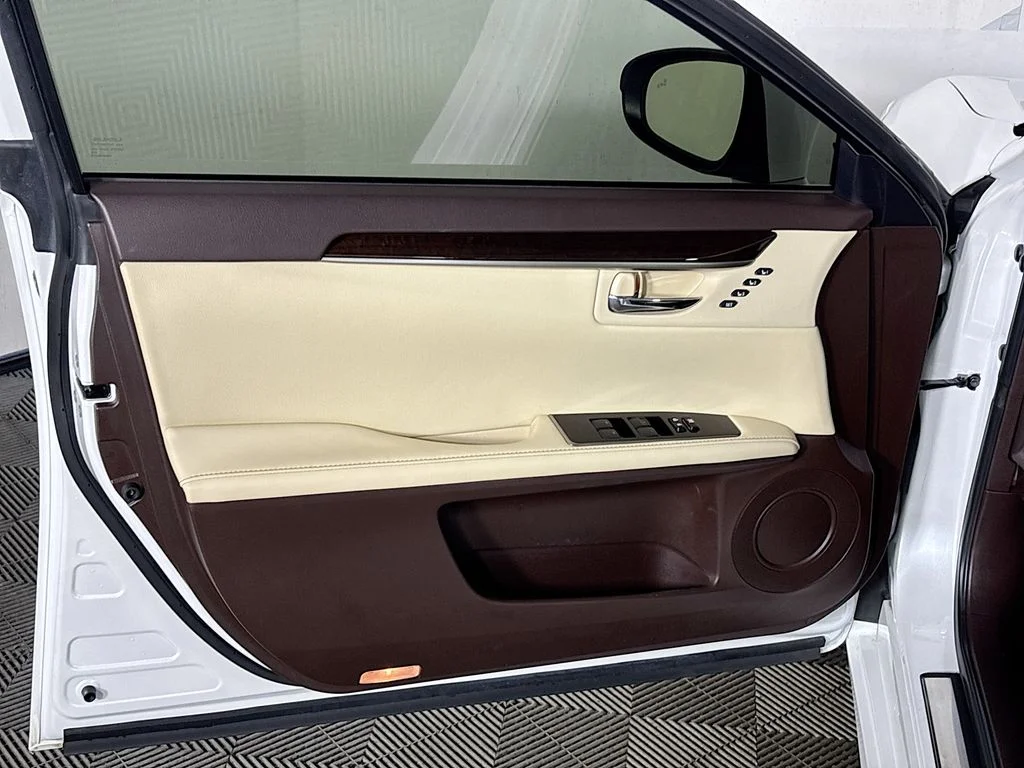 Used 2018 White Pearl Lexus 350 image 10