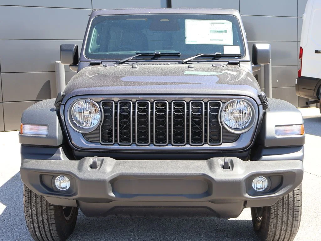 New 2026 Granite Crystal Metallic Clearcoat Jeep Sport RHD image 7