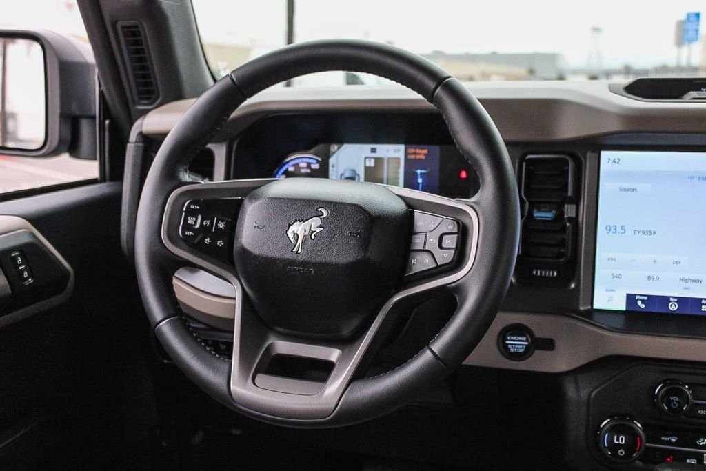 Used 2024 Gray Ford Wildtrak image 16