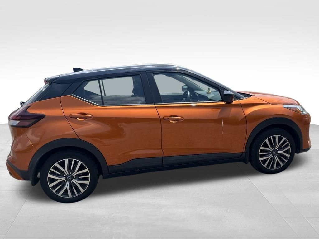 Used 2023 Orange Nissan SV image 18