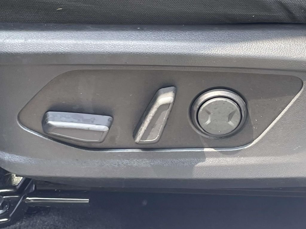 Used 2022 Gray Hyundai SEL image 17