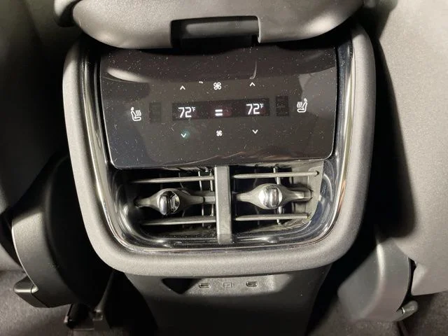 Used 2025 Blue Volvo Ultra Twin Motor Performance image 34