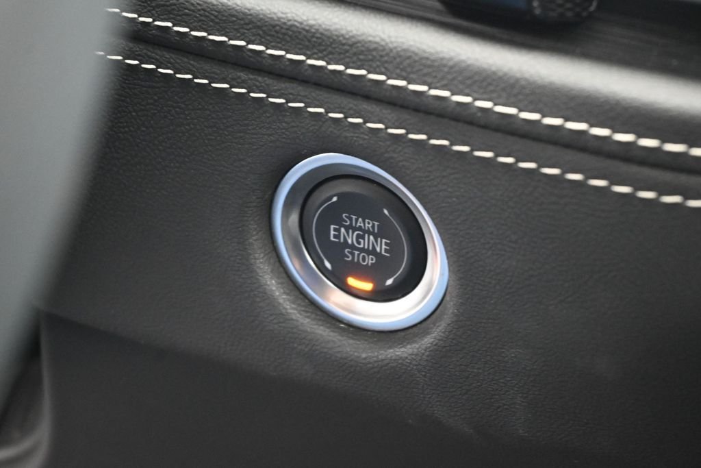 Used 2025 Silver Cadillac Premium Luxury image 14