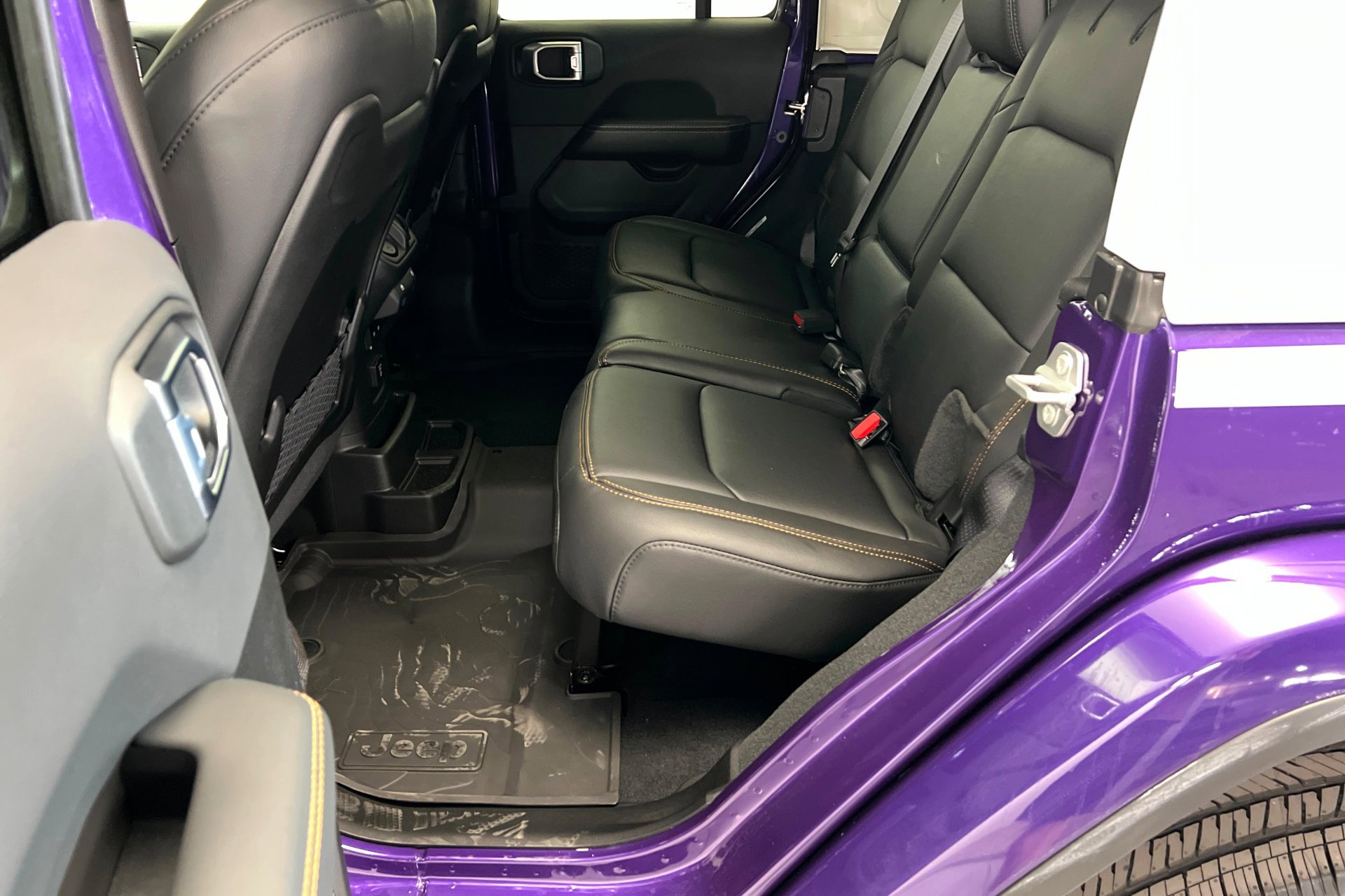 New 2026 Reign Exterior Paint Jeep Sahara image 22