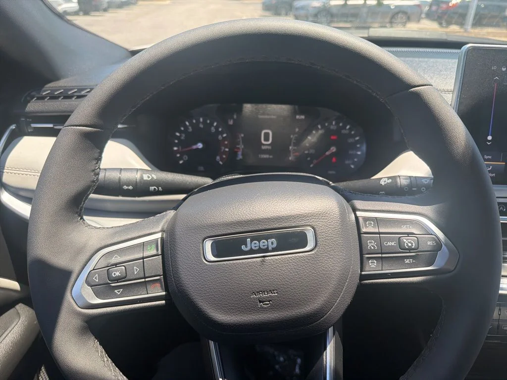 Used 2025 Silver Jeep Limited image 15