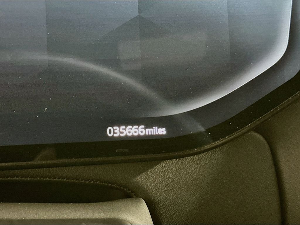 Used 2023 Giola Green Metallic Land Rover SE Dynamic image 13