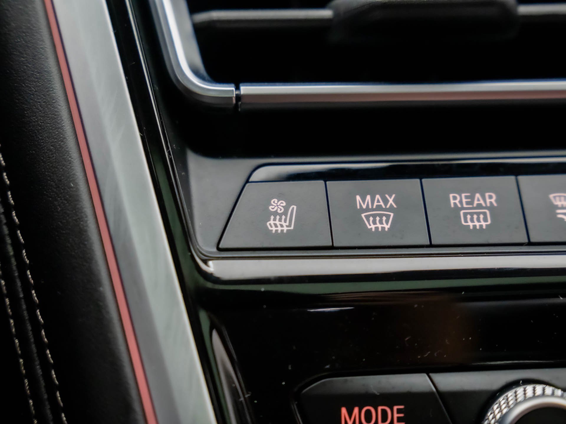 2026 BMW 8 Series 840i - Photo 30
