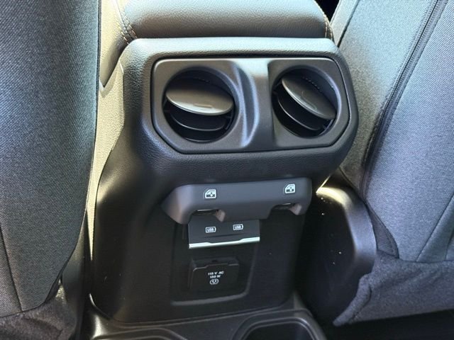 2025 Jeep Wrangler 4-Door Sahara - Photo 22