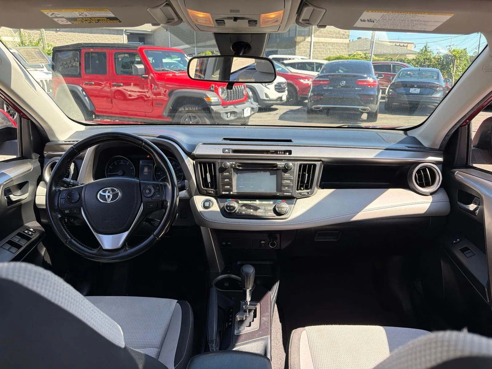 2018 Toyota RAV4 XLE - Photo 18