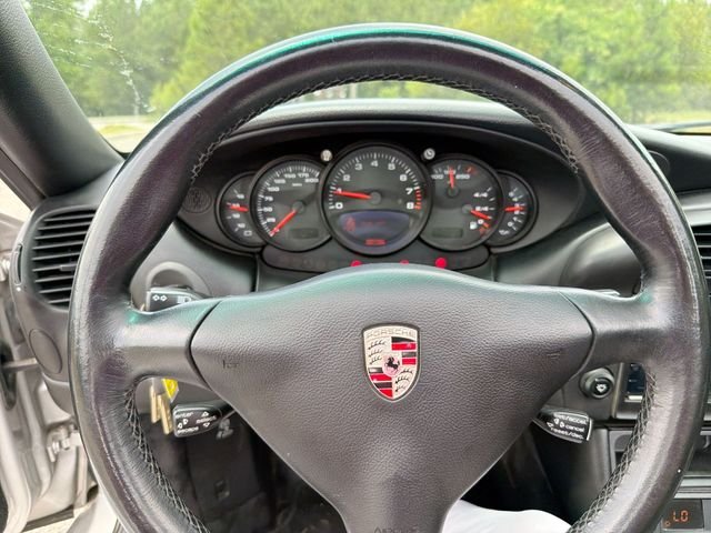 Used 2003 Silver Porsche Carrera image 16