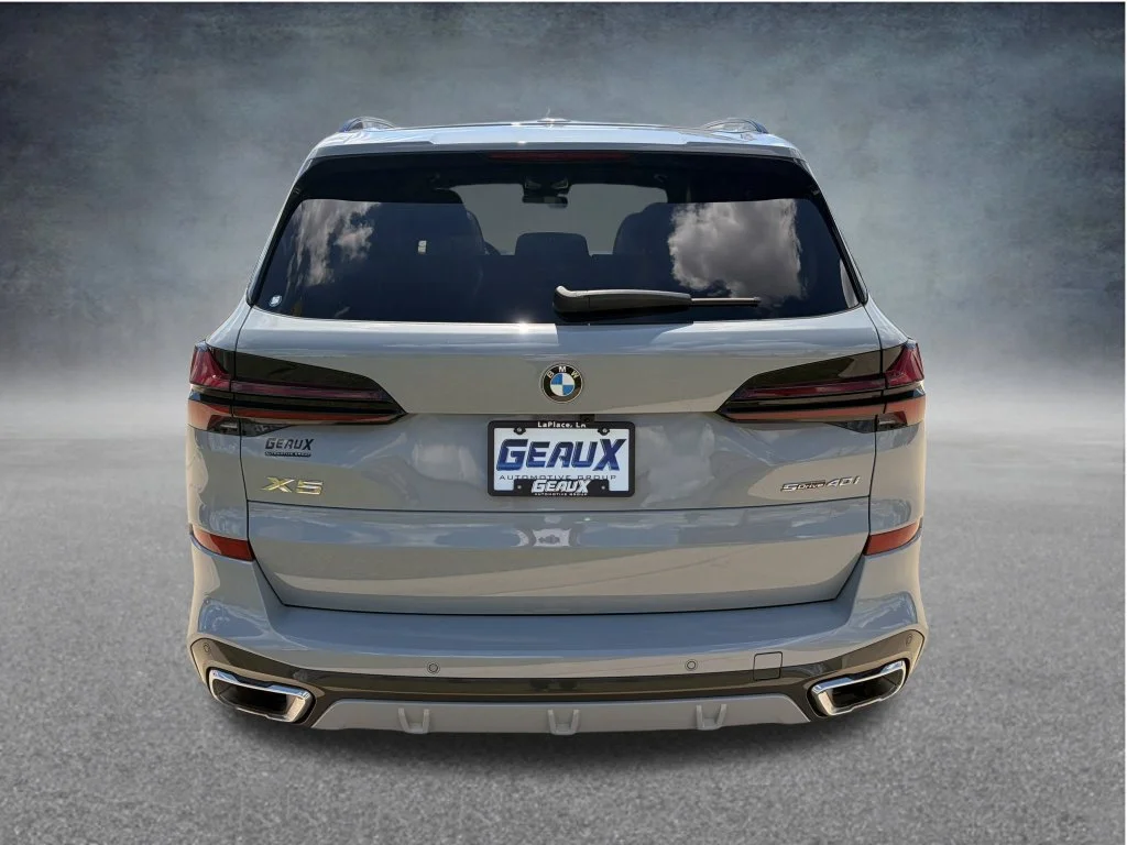 Used 2026 Gray BMW sDrive40i image 6