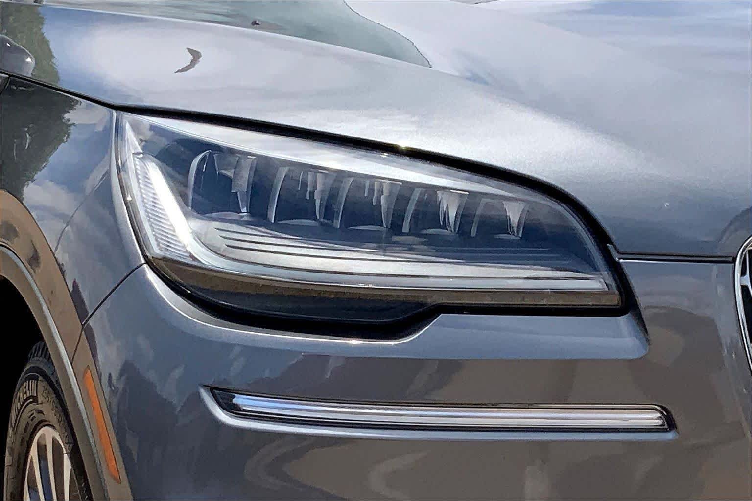 Used 2022 Asher Gray Metallic Clearcoat Lincoln Reserve image 28