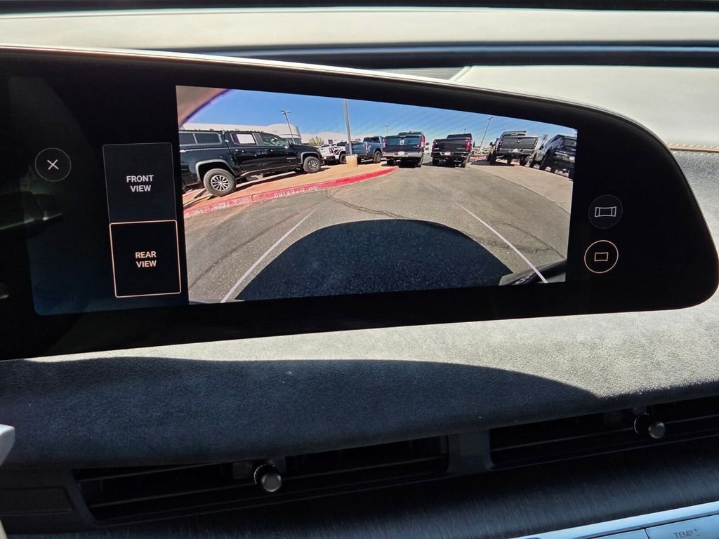 Used 2022  Lucid Grand Touring image 32