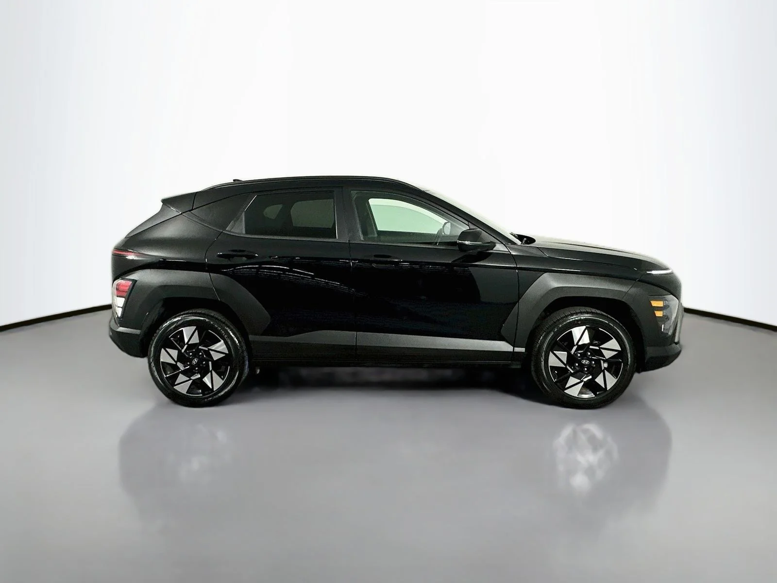 Used 2024 Abyss Black Pearl Hyundai SEL image 9