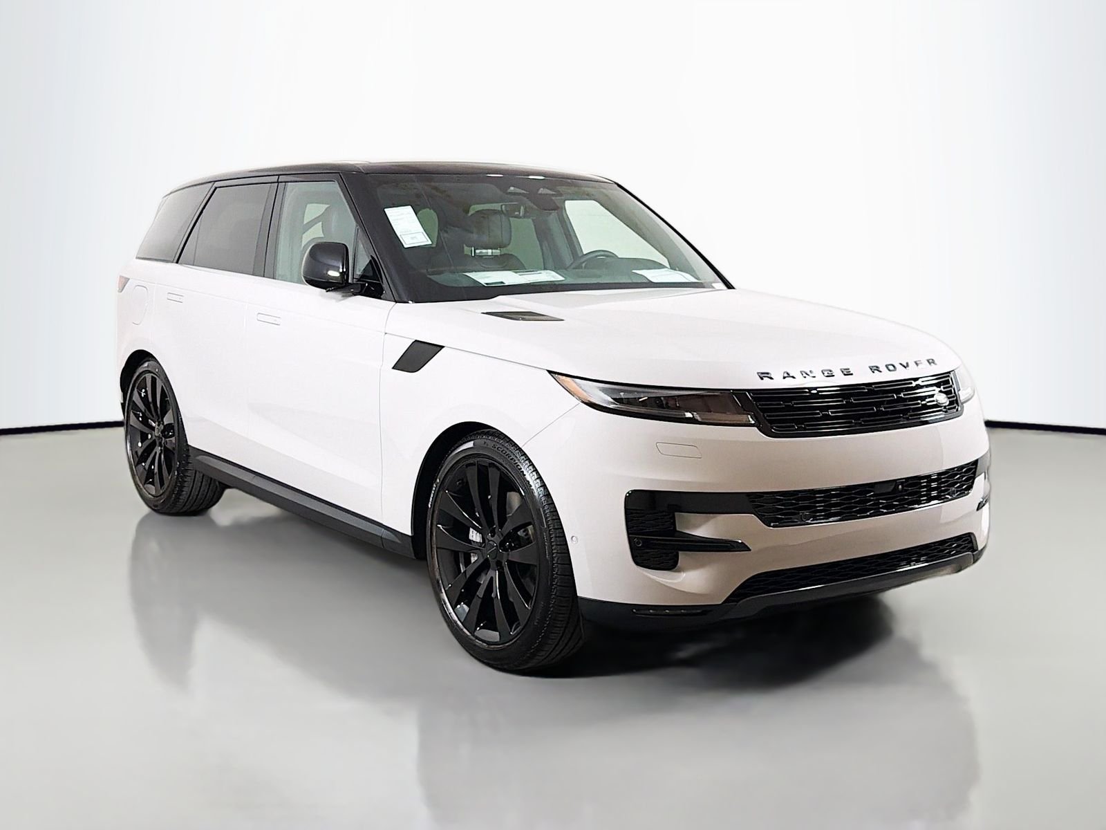 New 2026 Borasco Grey Land Rover SE image 7