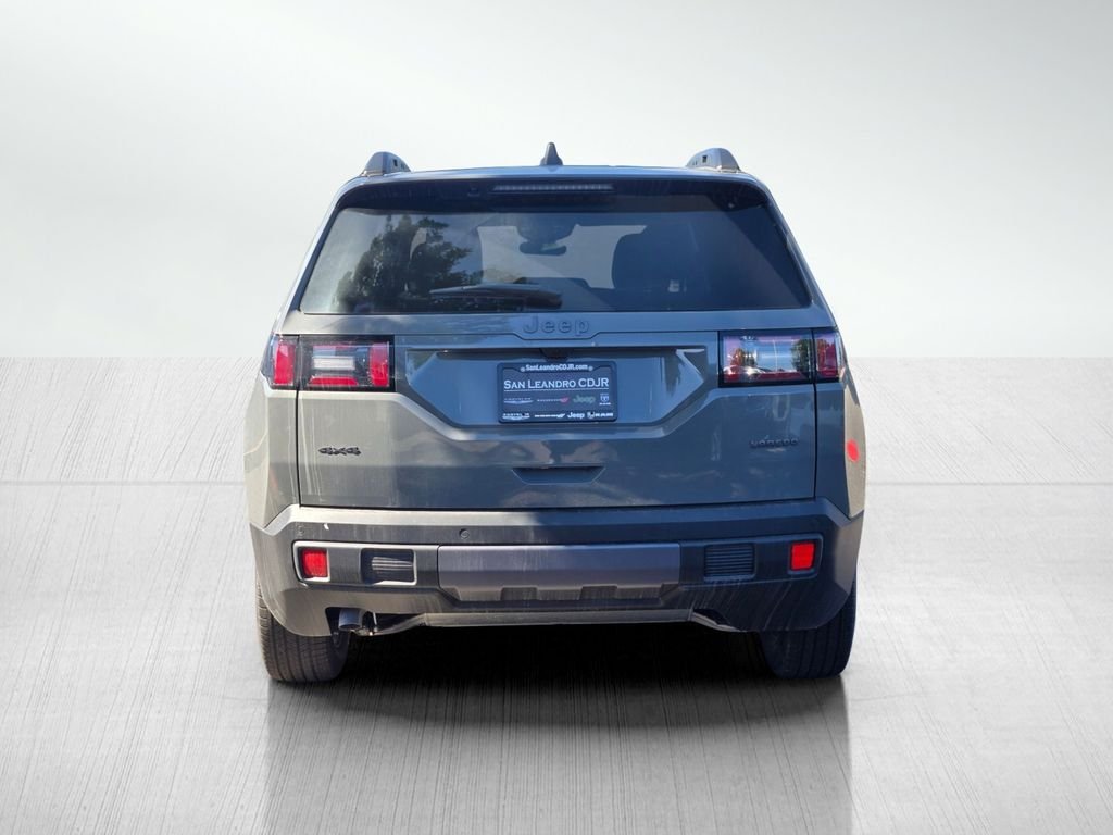 New 2026 Sting-Gray Clear-Coat Exterior Paint Jeep Laredo image 5