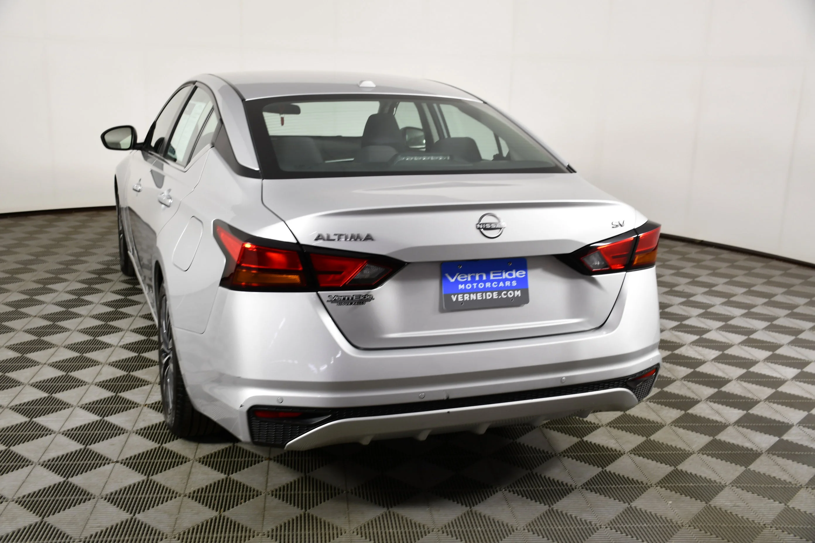 Used 2024 Brilliant Silver Metallic Nissan 2.5 SV image 7