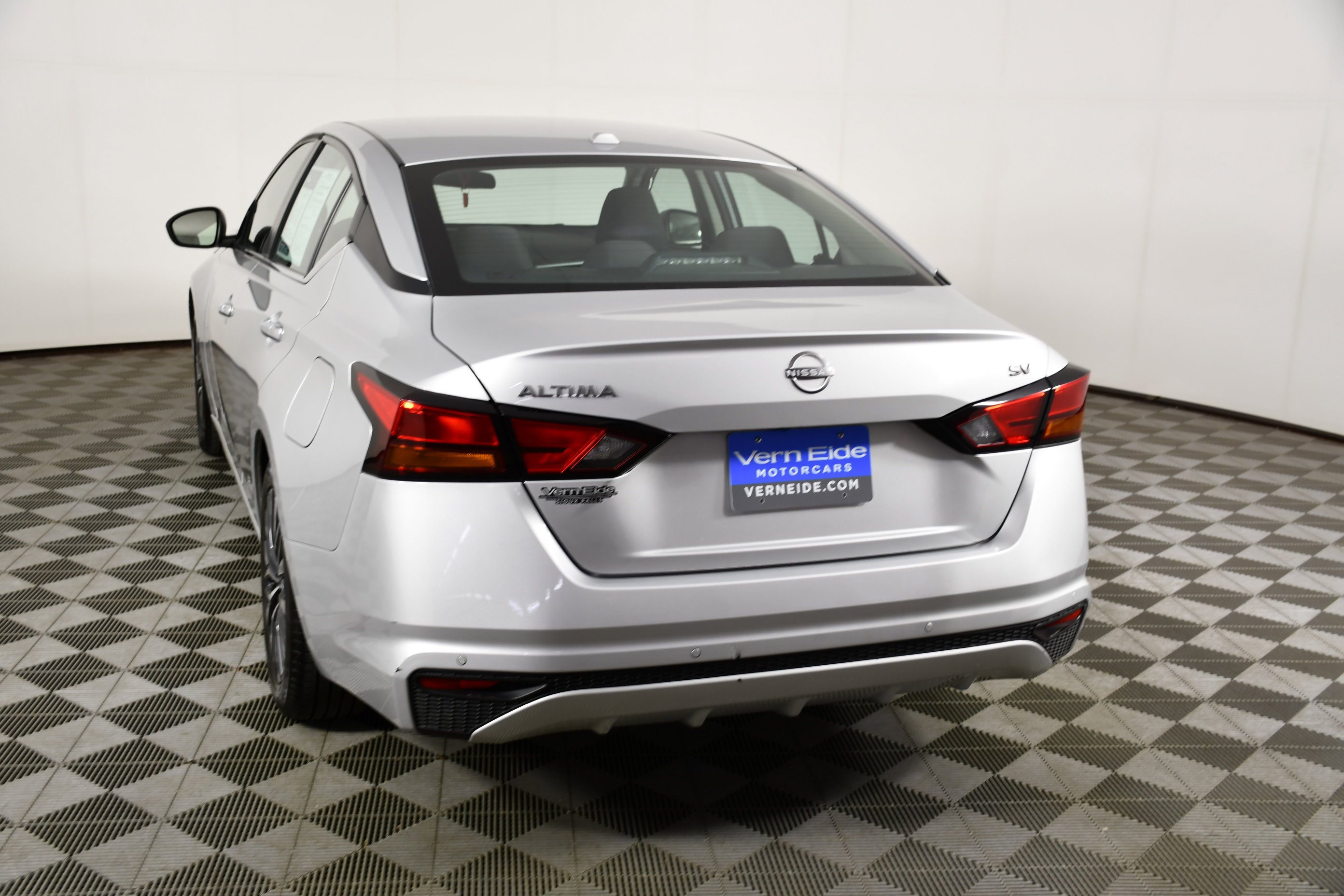 Used 2024 Brilliant Silver Metallic Nissan 2.5 SV image 7