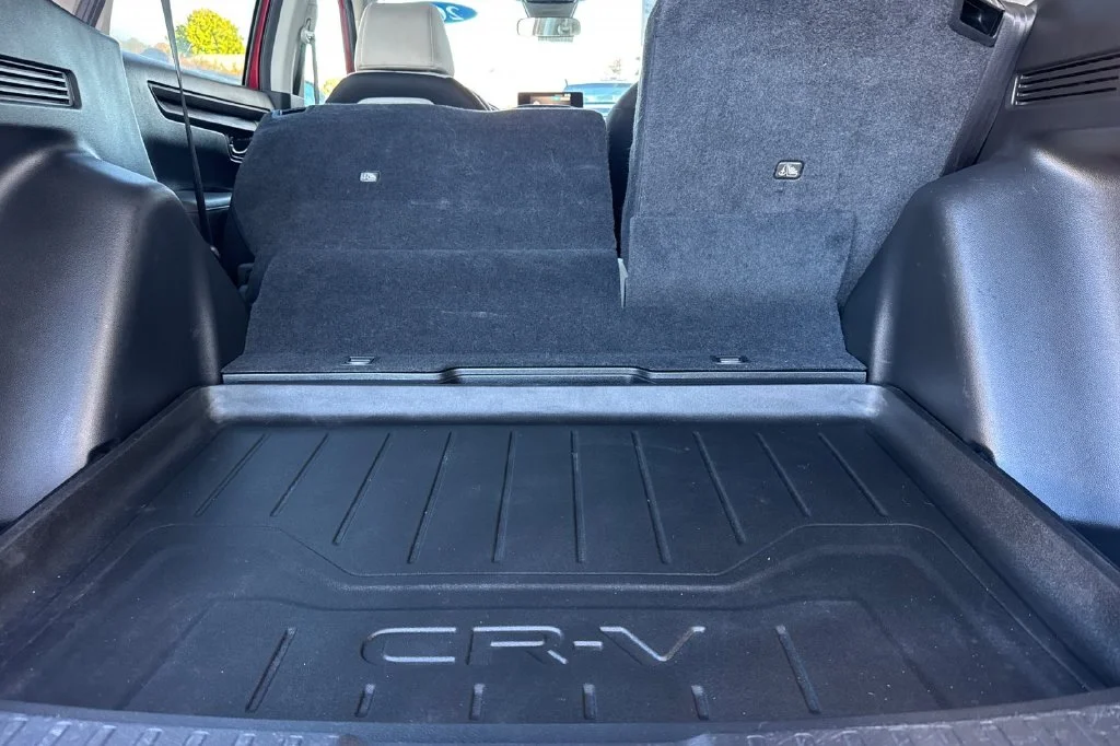 Used 2024 sparkle silver metallic Honda EX image 19