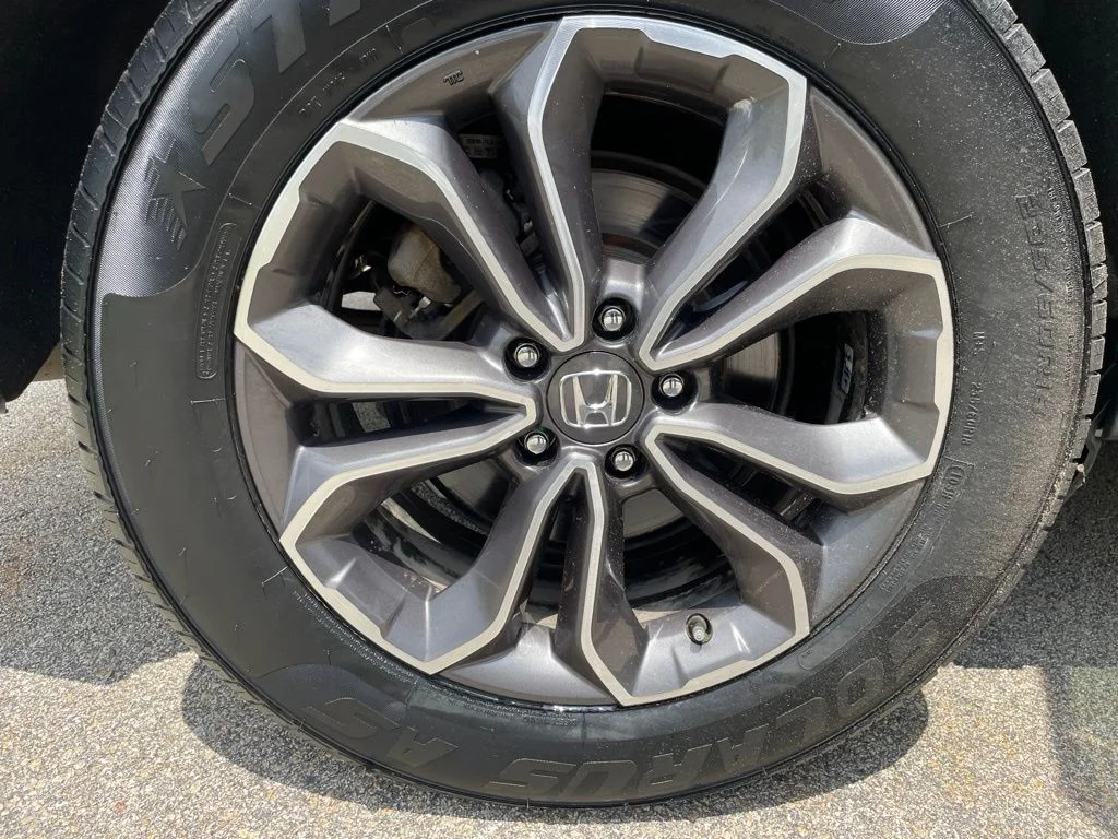 Certified Used 2020 Sonic Gray Pearl Honda EX-L image 13