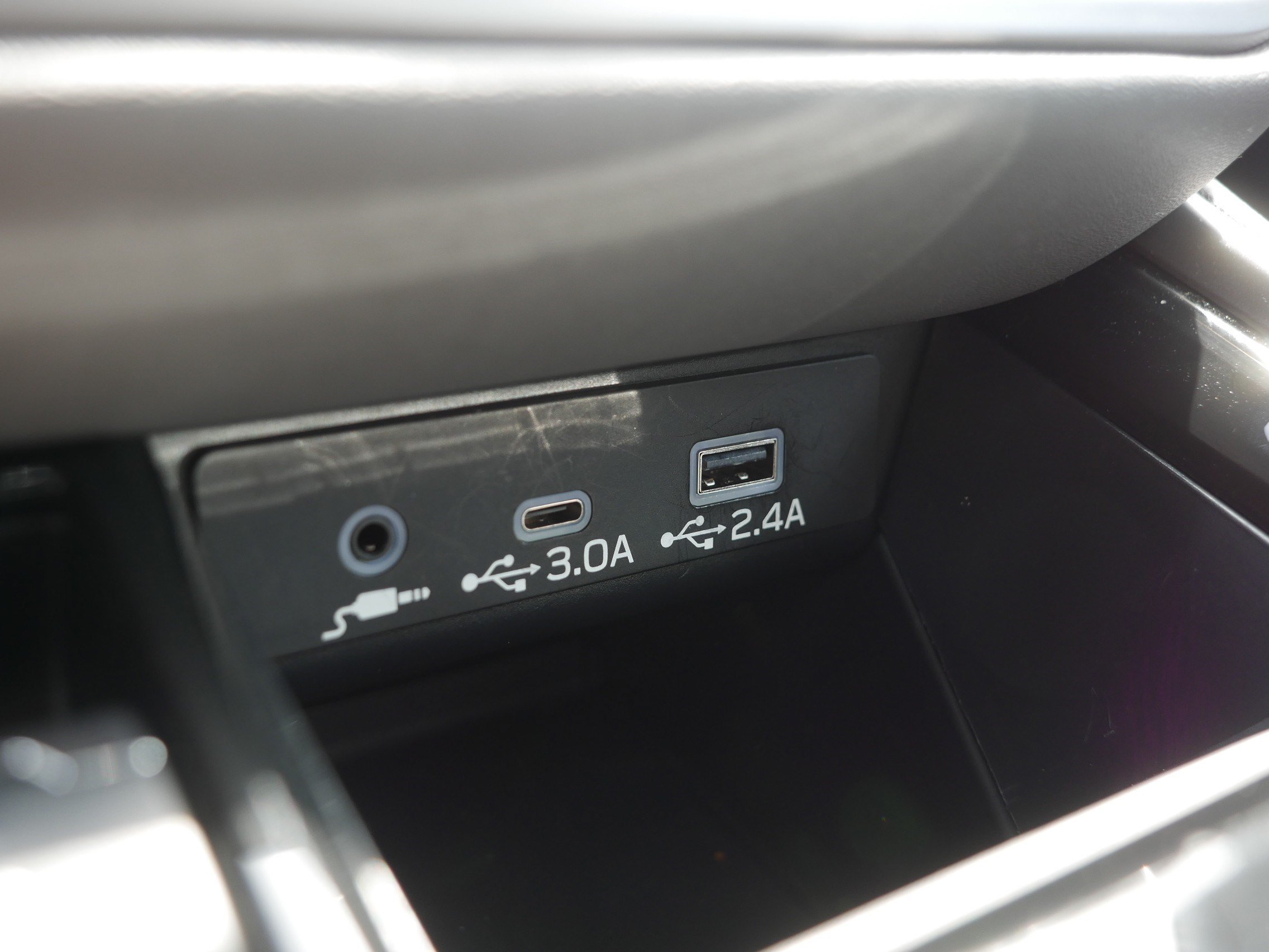 Used 2025 Crystal White Pearl Subaru Onyx Edition image 33