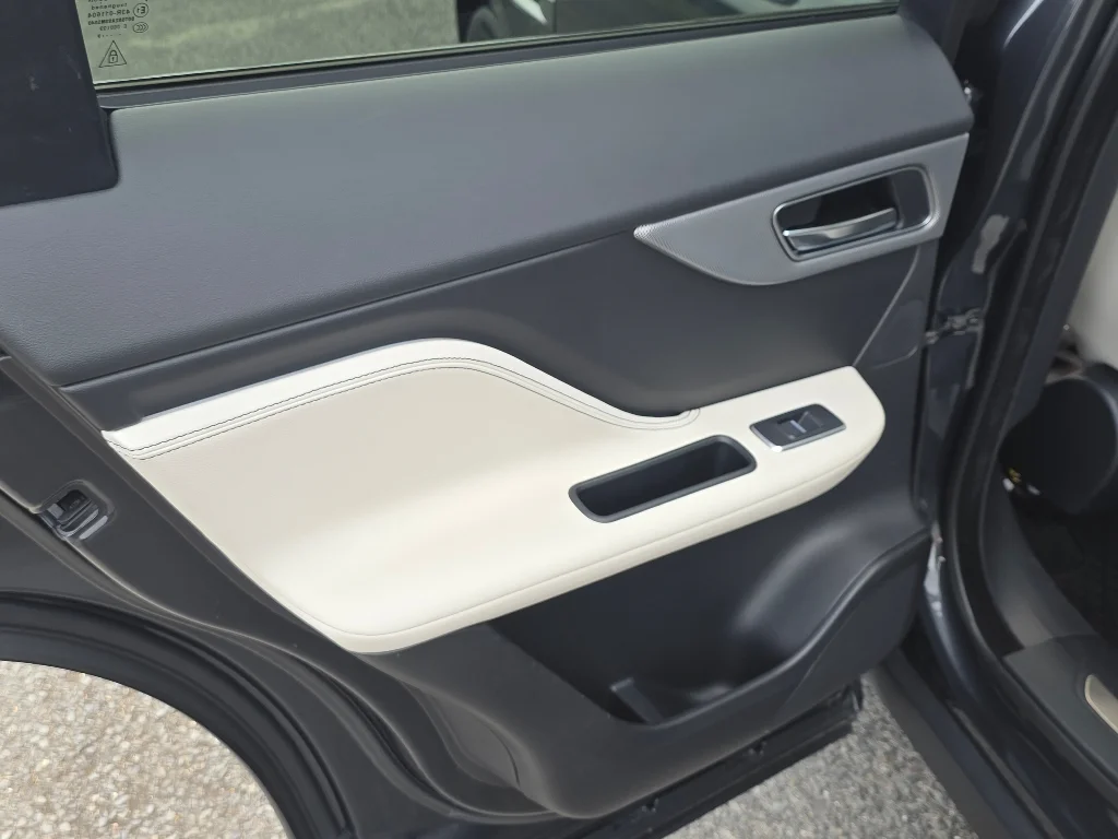 Used 2019 Black Jaguar S image 30