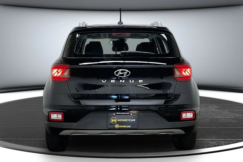 Certified Used 2023 Black Hyundai SEL image 5