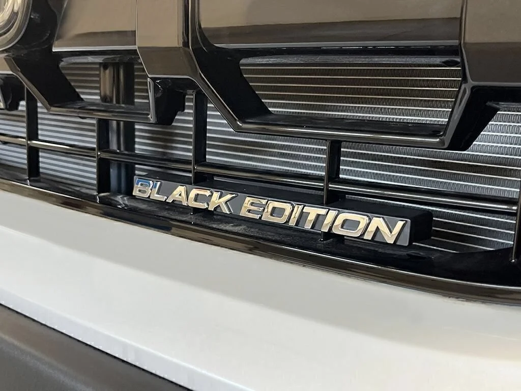 New 2026 Platinum White Pearl Honda Black Edition Two-Tone image 10