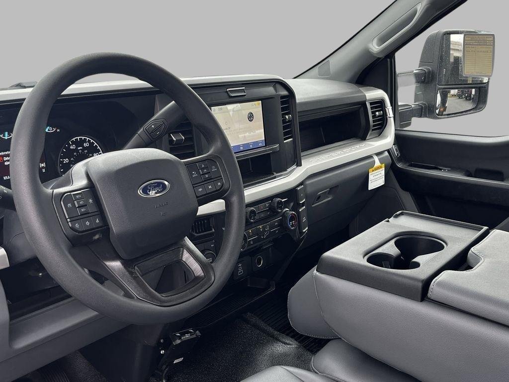 2025 Ford F-550 Super Duty Chassis Cab XL - Photo 21