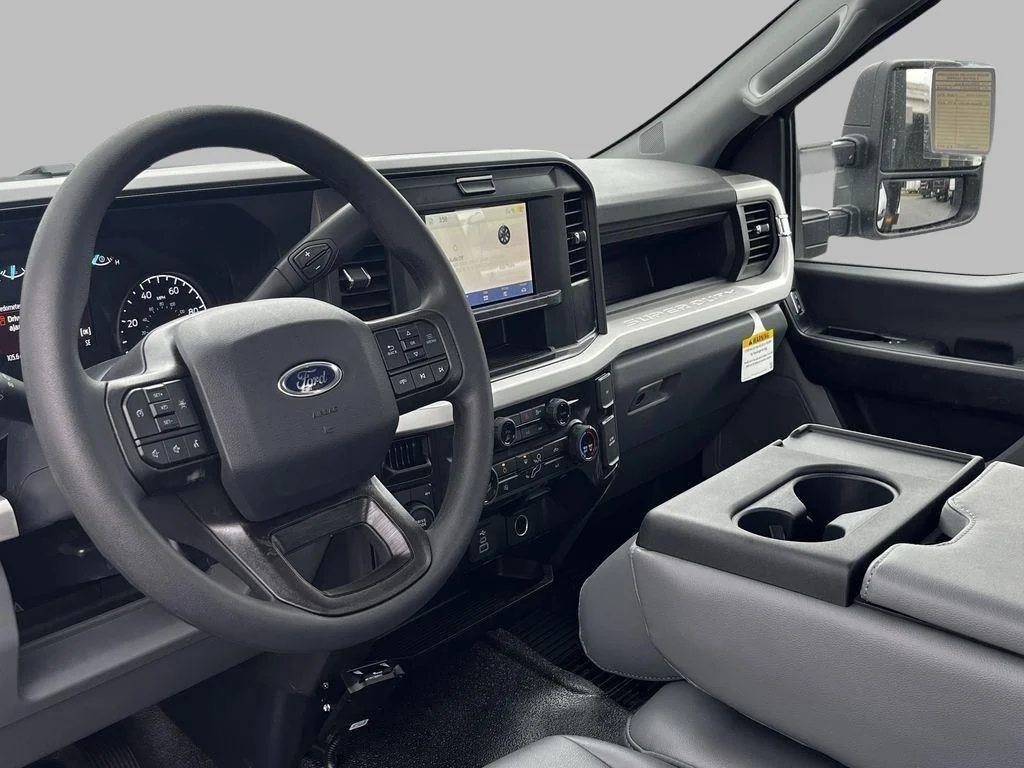 2025 Ford F-550 Super Duty Chassis Cab XL - Photo 21