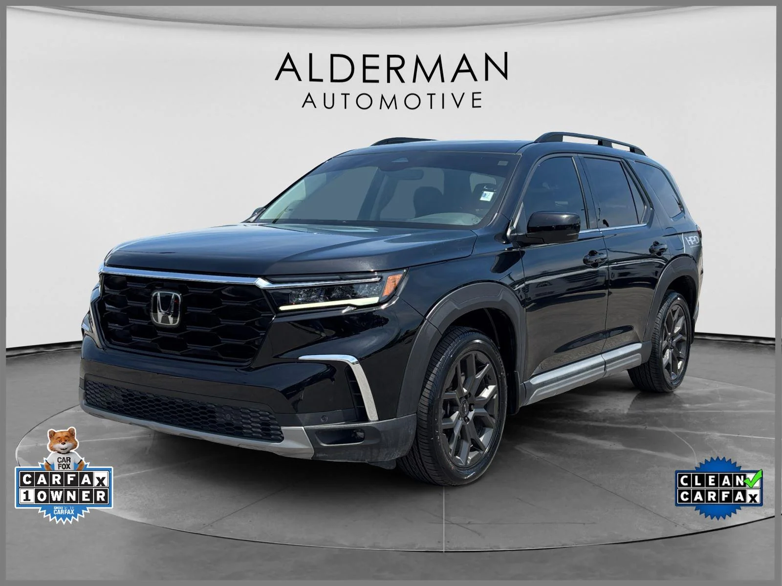 2024 Honda Pilot Touring 2WD's photo