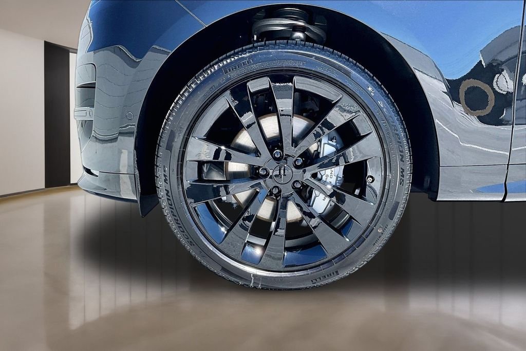 New 2026 SANTORINI BLACK Land Rover Dynamic SE image 13