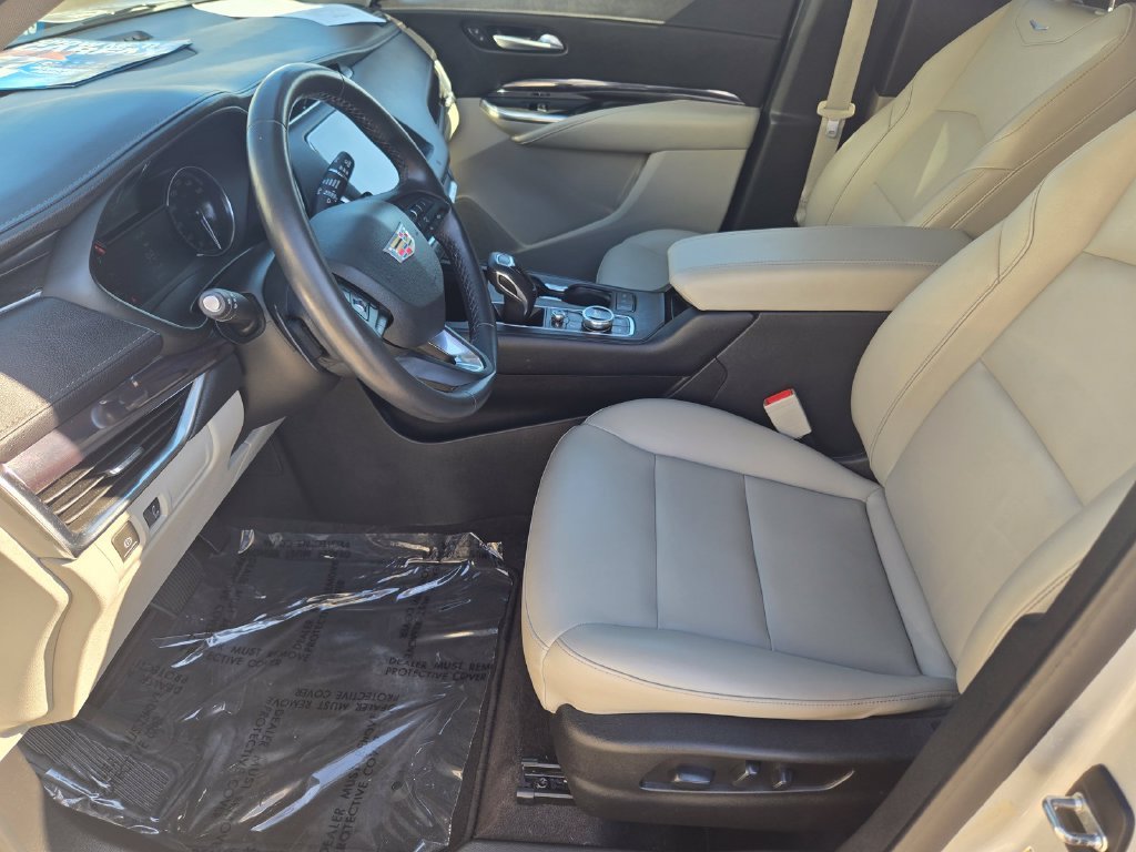 Used 2019 Silver Cadillac Luxury image 11
