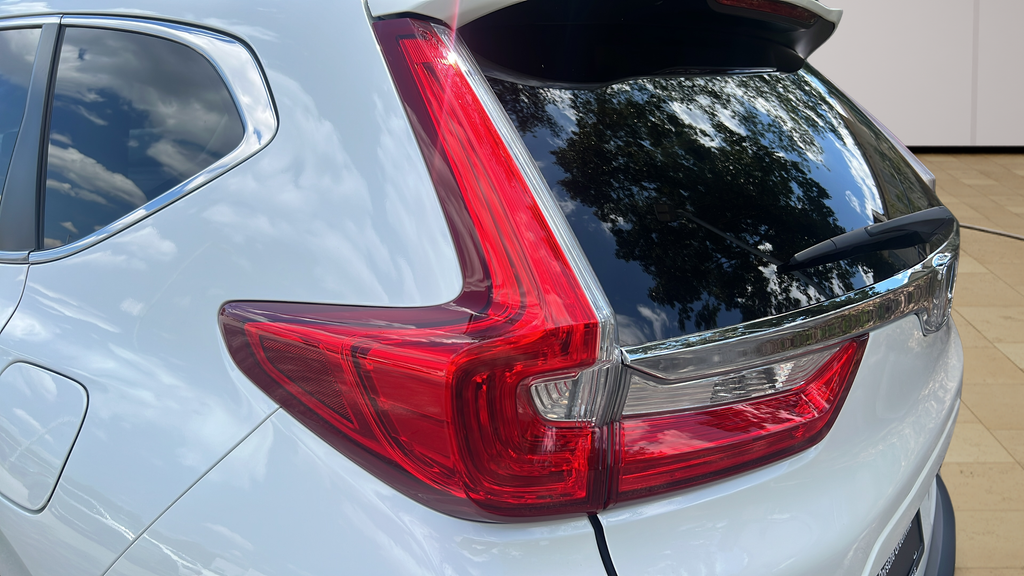 Used 2018 White Honda EX-L image 12