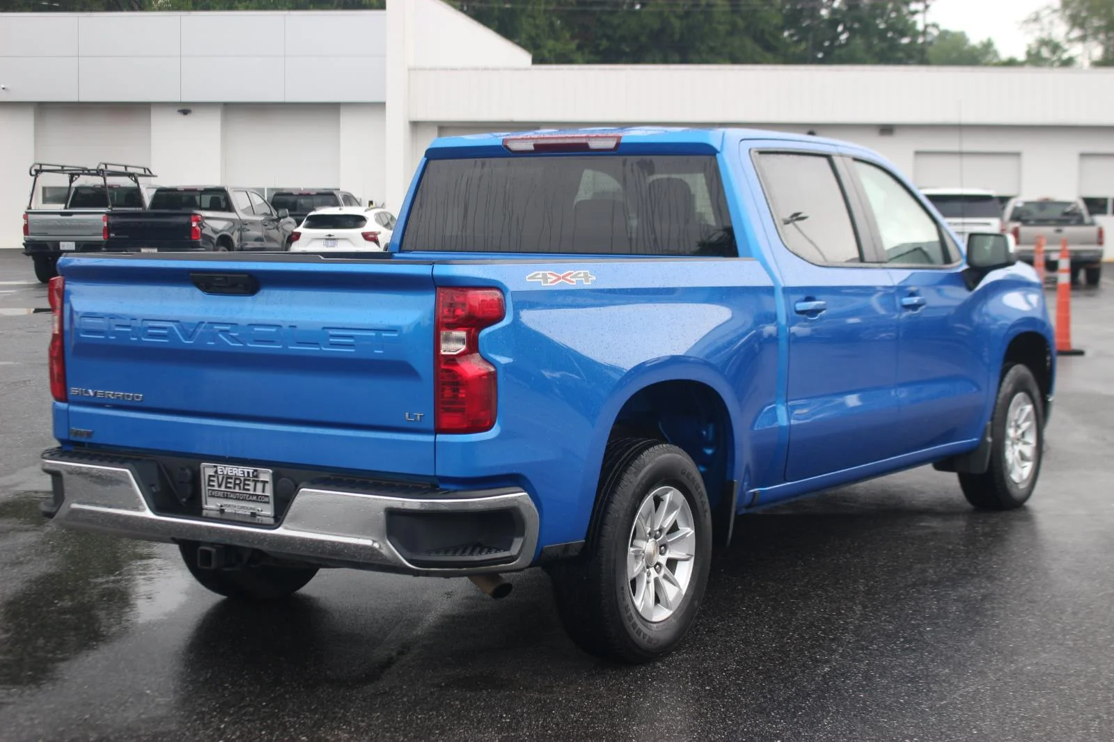 Used 2025 Riptide Blue Metallic Chevrolet LT image 7