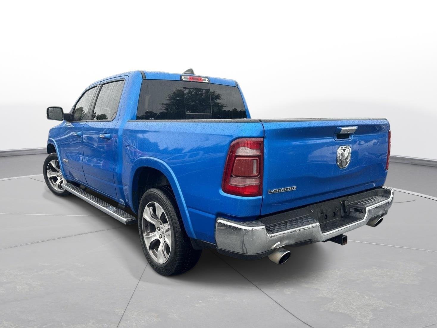 Used 2022 Hydro Blue Pearlcoat Ram Laramie image 8