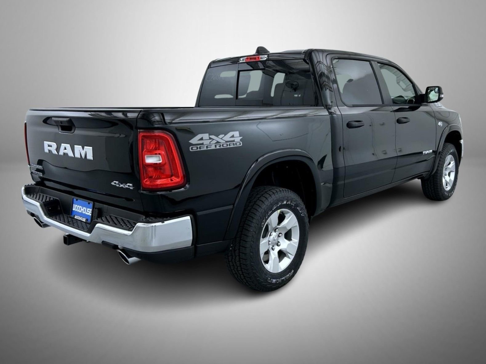 New 2026 Diamond Black Crystal Pearl-Coat Exterior Paint RAM Big Horn/Lone Star image 5