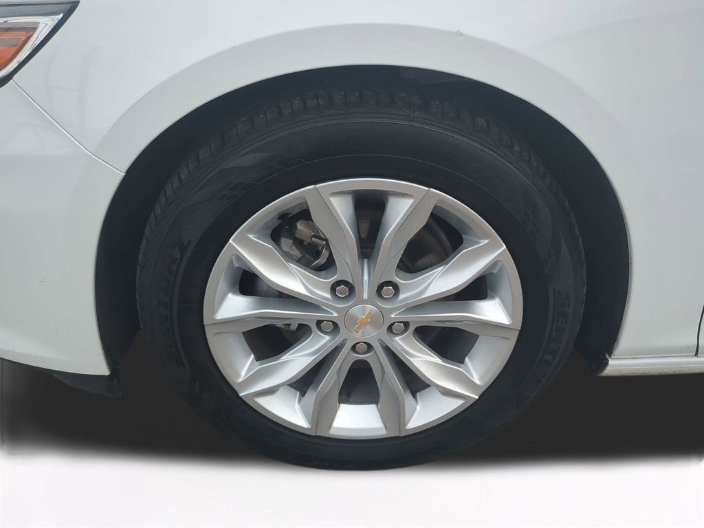 2024 Chevrolet Malibu 1LT - Photo 11