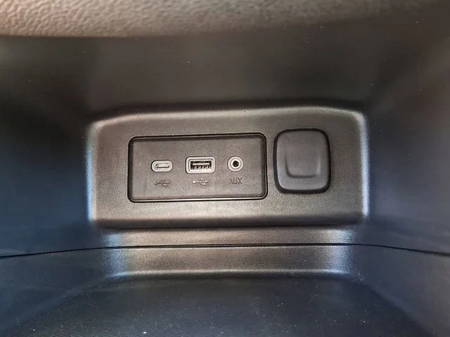 Used 2019 CAJUN RED TINTCOAT Chevrolet LT image 25