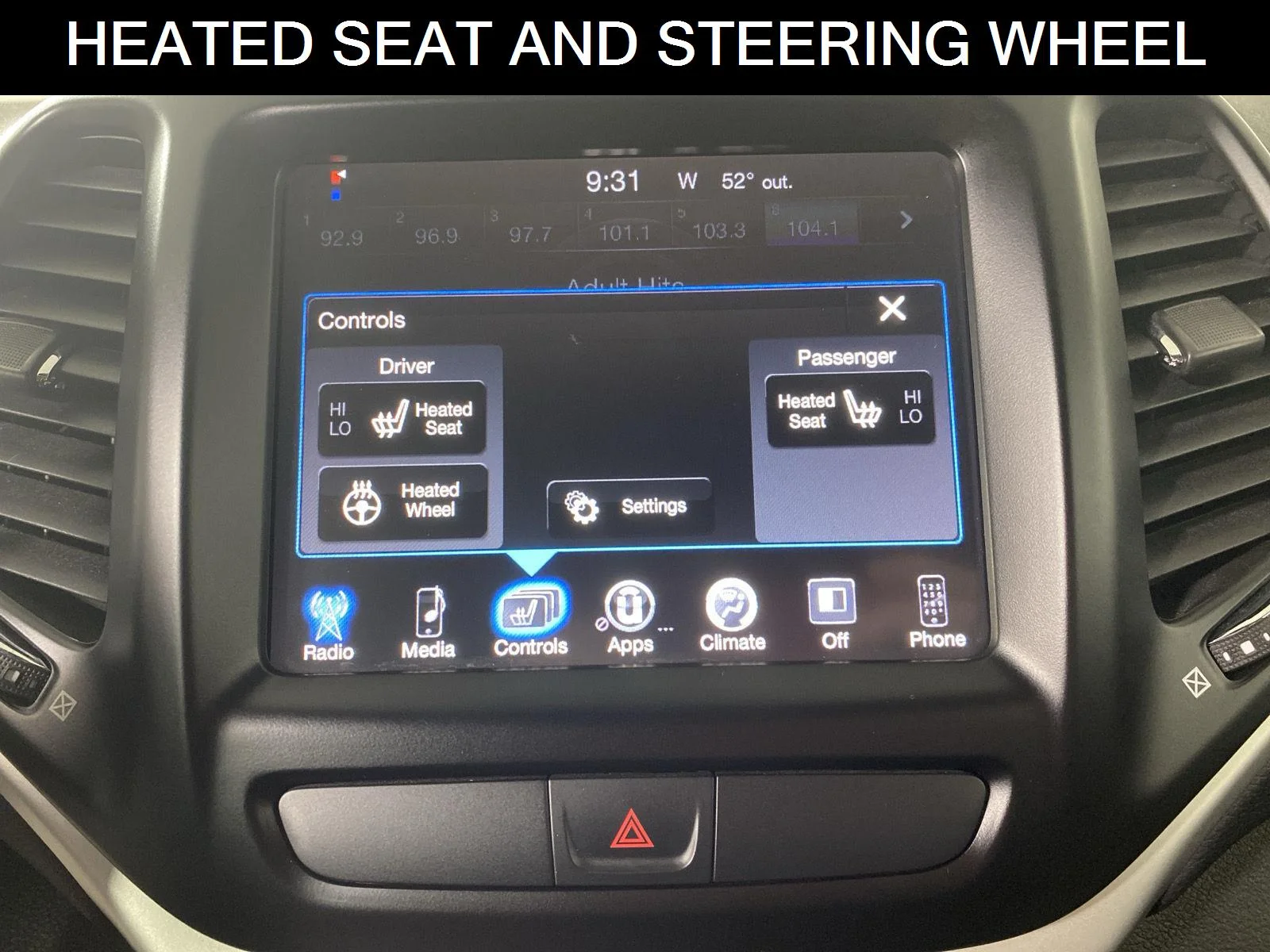Used 2018 Diamond Black Crystal Pearlcoat Jeep Latitude Plus image 7