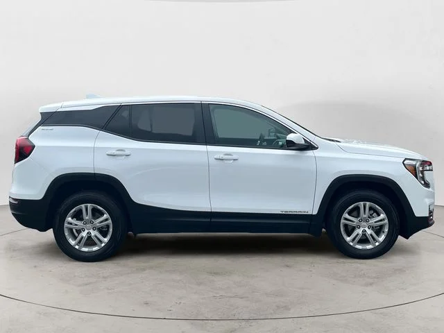 Used 2024 White GMC SLE image 6