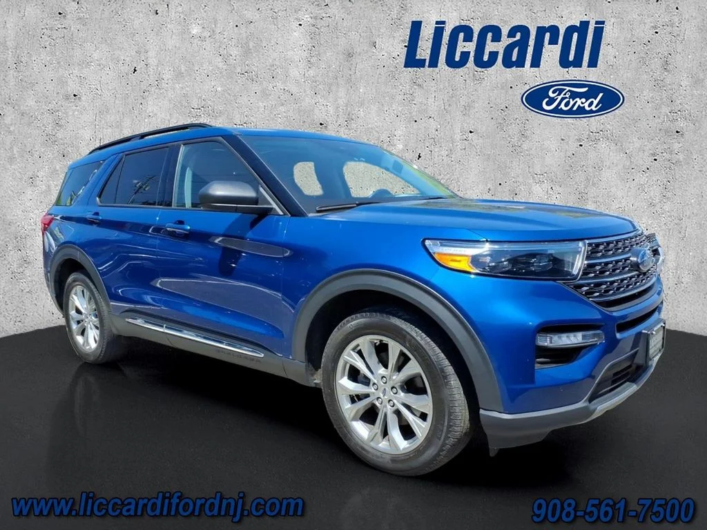 2023 Ford Explorer XLT 4WD's photo