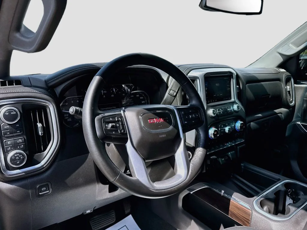 Used 2021 Black GMC SLT image 9