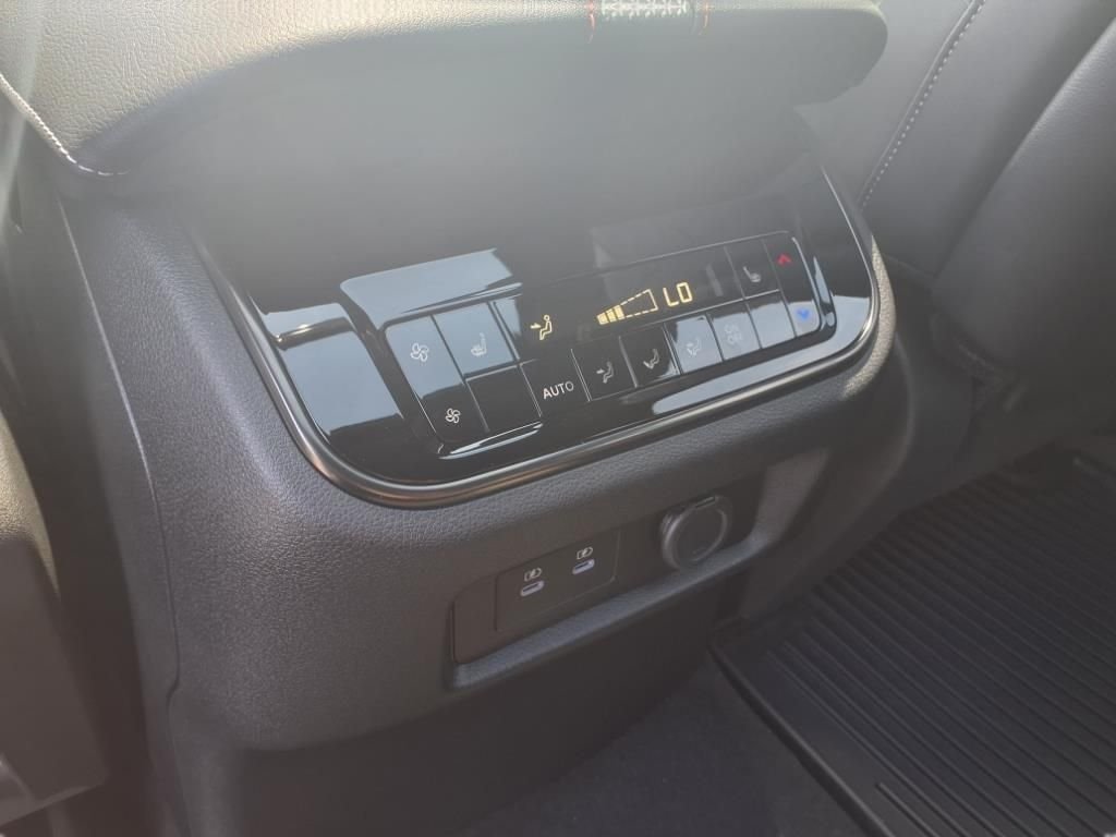 2025 Nissan Armada PRO-4X - Photo 24