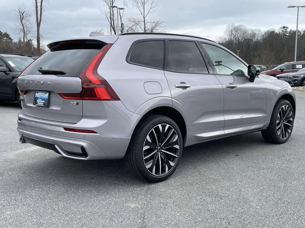 New 2026 Aurora Silver Volvo Ultra image 24