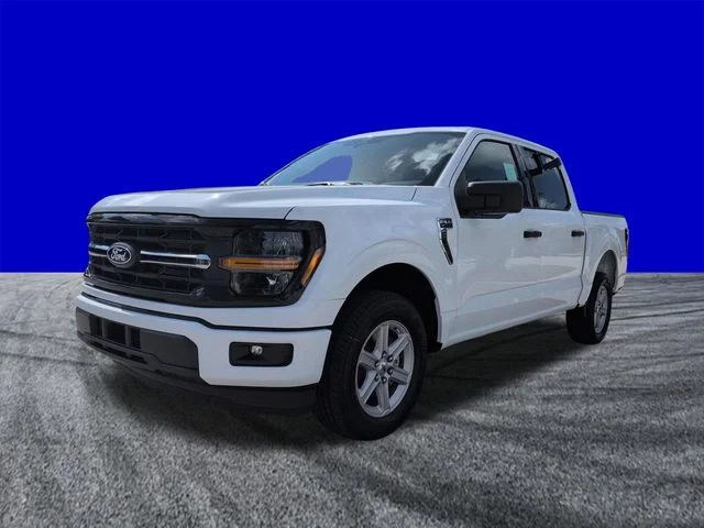 New 2026 Oxford White Ford XLT image 8