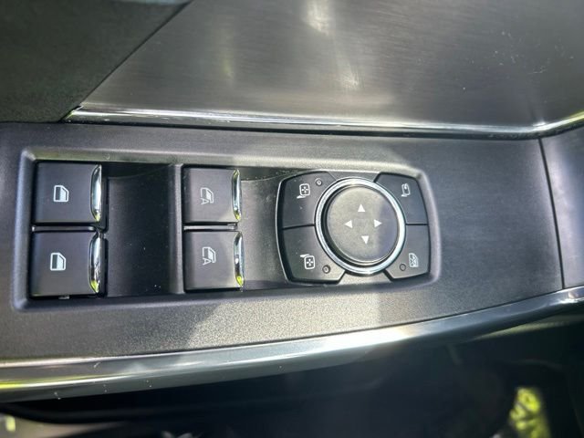 Used 2025 White Metallic Ford Platinum image 37