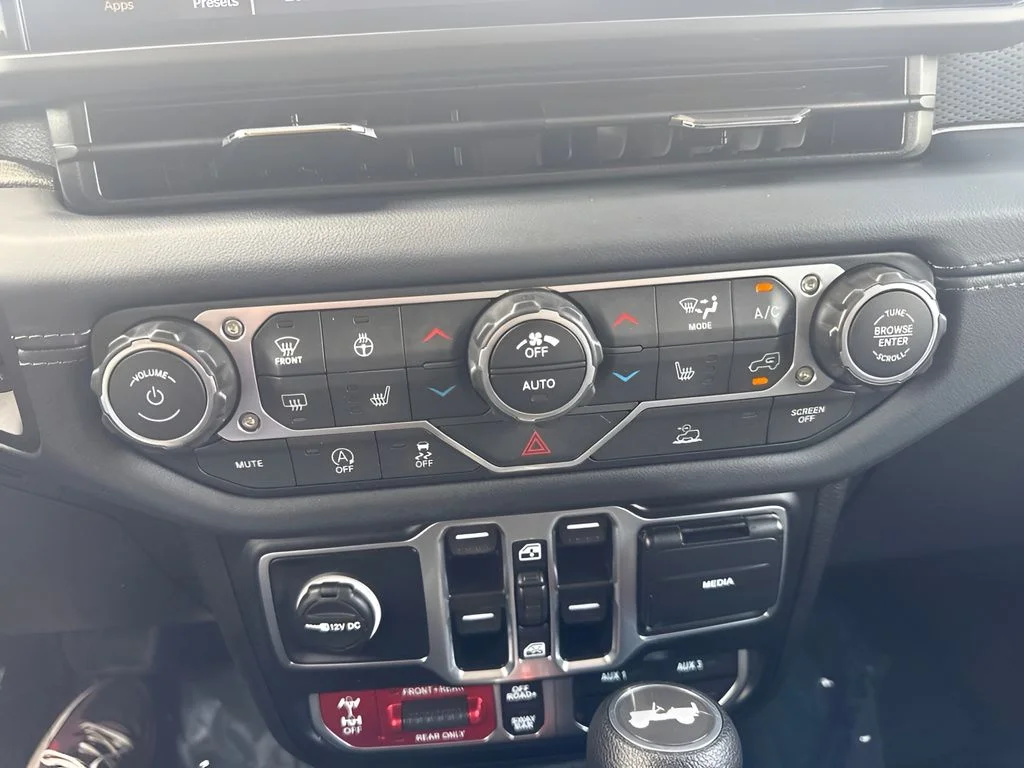 Used 2025 Gray Jeep Rubicon image 12